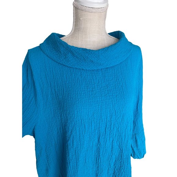 Relaxed Blue Tunic with Boxy Fit and 3/4 Sleeves - Picture 3 of 5